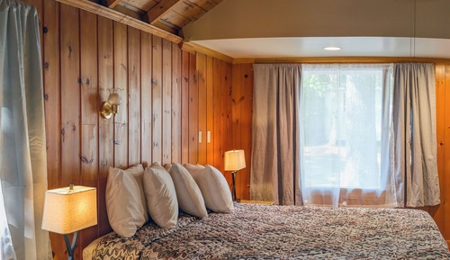 One Bedroom Cabin with Kitchen (Studio)