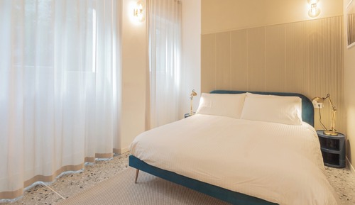 Design Double Room, 1 Queen Bed, Private Bathroom, Courtyard View