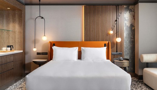 Deluxe Room, Partial Sea View, Corner