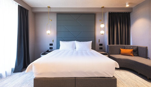 Standard Room, 1 King Bed, Balcony, Lake View (Side Lake)