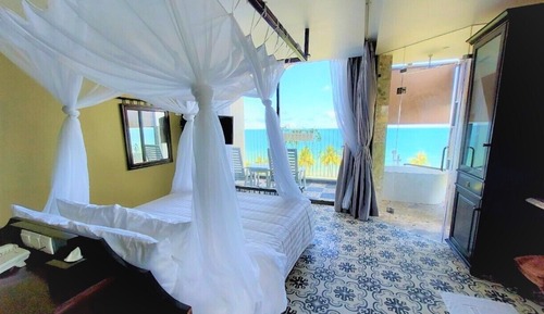 Executive Room, 1 King Bed, Bathtub, Beach View