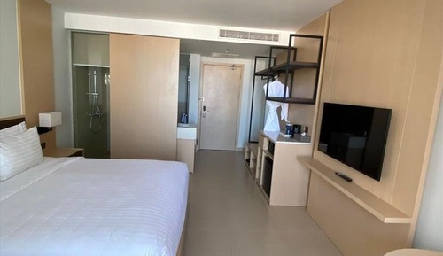 Deluxe Room, Partial Ocean View