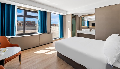 Premier Room, 1 King Bed