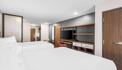 Suite, 2 Queen Beds, Accessible, Non Smoking