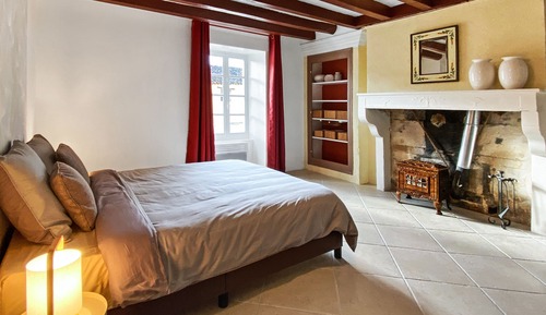 Deluxe Condo