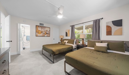 Premium 2-Bedroom 2-Bath Family Suite w/ Patio, Kitchen & Sofa Bed