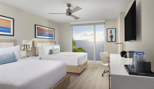 Room, 2 Queen Beds, Accessible, Bathtub