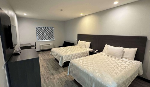 Suite, 2 Double Beds, Non Smoking