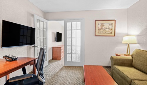 Suite, 1 King Bed, Non Smoking