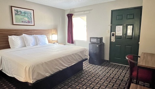 Room, 1 King Bed, Non Smoking