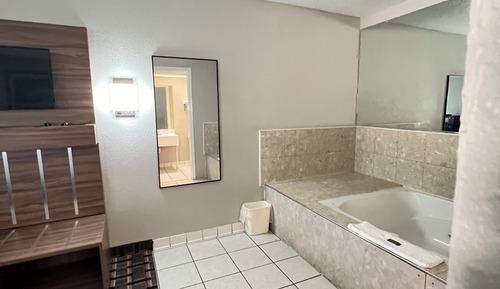 Room, 1 King Bed, Non Smoking, Jetted Tub