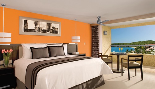 Deluxe Room, 1 King Bed, Partial Ocean View