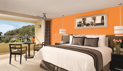 Deluxe Room, 1 King Bed (Tropical View)