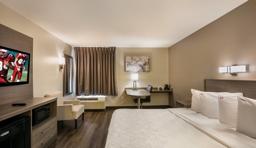 Superior Room, 1 King Bed, Accessible (Smoke Free)