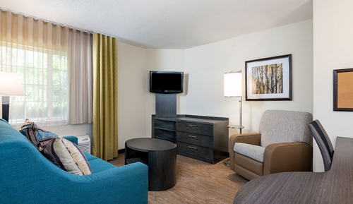Suite, 1 Bedroom, Accessible (Comms Accessible. Roll-In Shower)