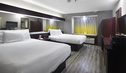 Standard Room, 2 Queen Beds, Non Smoking