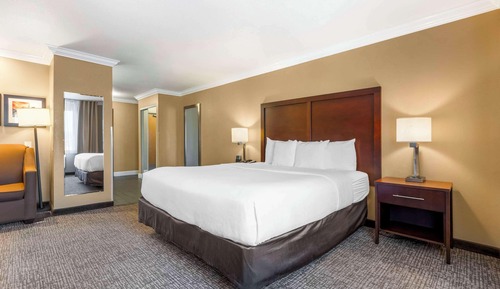 Suite, Multiple Beds, Accessible, Non Smoking