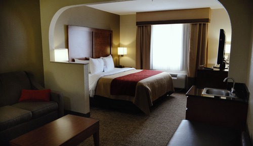 Suite, 1 King Bed, Non Smoking