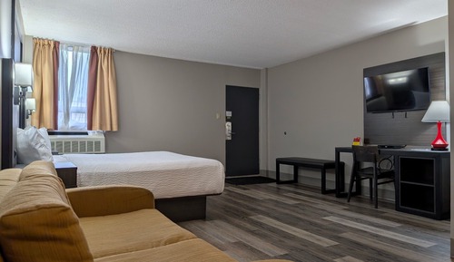 Studio Suite, 1 King Bed, Non Smoking, Ground Floor