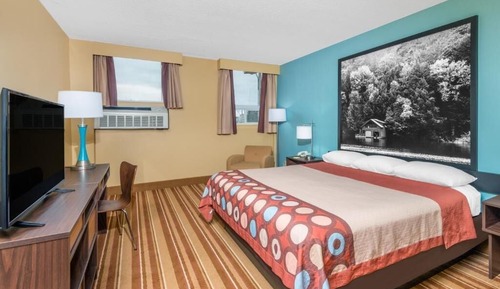 1 King Bed, Second Floor, Non-Smoking