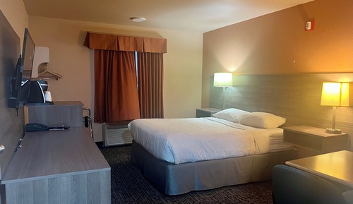 Room, 1 Queen Bed, Mobility Accessible, Non Smoking (Bathtub w/ Grab Bars)