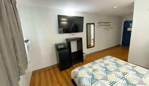 Standard Room, 1 Queen Bed, Smoking