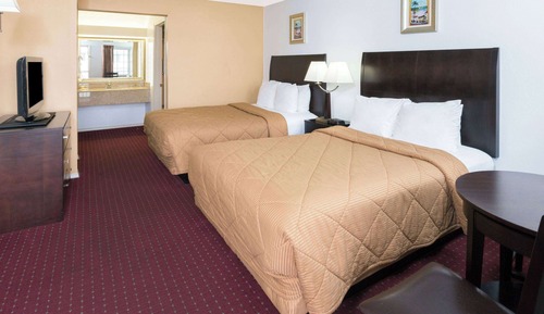 Room, 2 Queen Beds