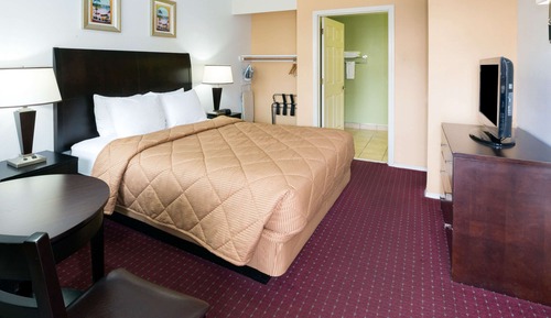 Standard Room, 1 Queen Bed