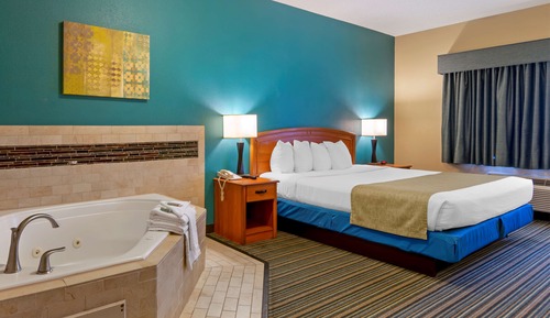 Standard Room, 1 King Bed, Non Smoking, Jetted Tub