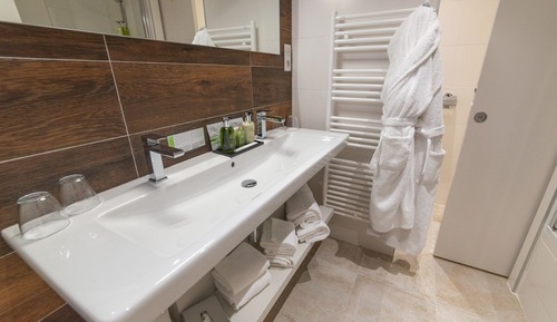 Suite, 3 Bedrooms, River View