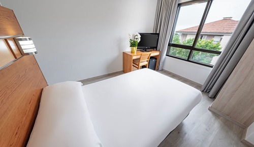 1 Single Bed