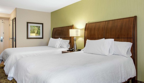 2 DOUBLE BEDS