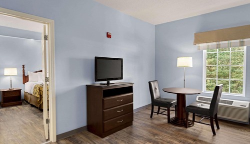 Suite, 1 Bedroom, Non Smoking (1 KINGBED)