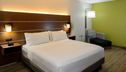 Standard Room, 1 King Bed, Mobility Accessible