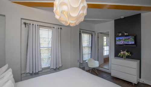 Deluxe Double Room, Ensuite (Street View)