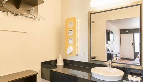Deluxe Room, 2 Queen Beds, Non Smoking, Refrigerator & Microwave