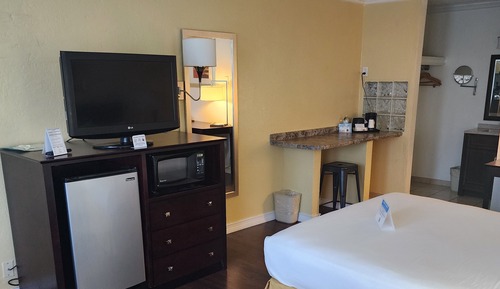 Standard Room, 1 Queen Bed, Non Smoking