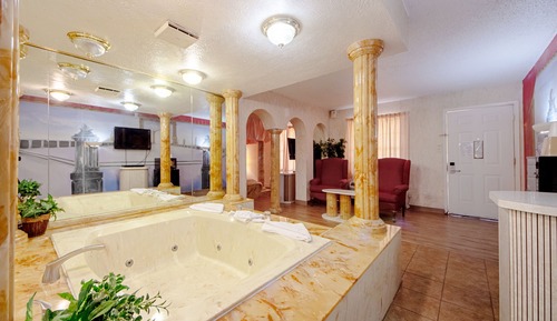 Romantic Suite, 1 King Bed, Non Smoking, Hot Tub