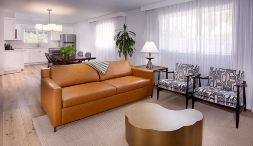 Suite, Garden Area