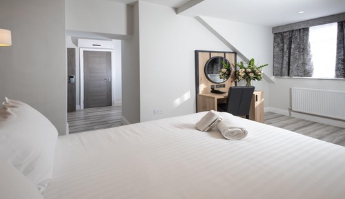 Standard Room, 1 King Bed, Non Smoking, Kitchen (Full Kitchen)