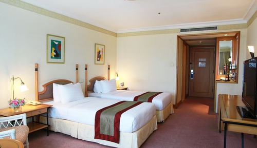 Club Room King Bed