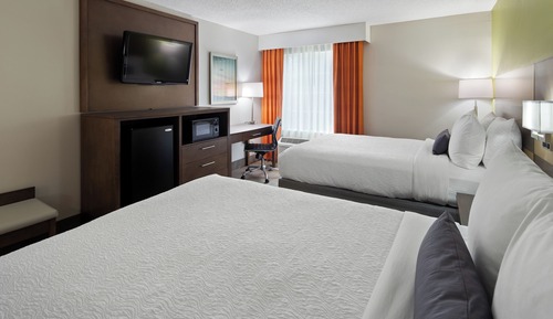 Standard Room, 2 Queen Beds, Non Smoking, Refrigerator & Microwave (Pet Friendly)
