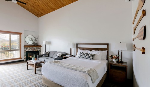 Cavell Room - One Queen, One Sofabed