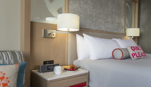 Deluxe Room, 1 King Bed, Non Smoking (FREE Universal Express Unlimited^)