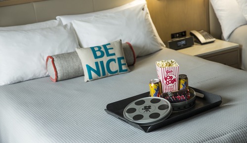 Room, 2 Queen Beds, Non Smoking, Pool View (FREE Universal Express Unlimited^)