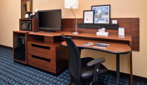 Executive Suite, 1 King Bed with Sofa bed, Non Smoking (Mobility Accessible, Tub)