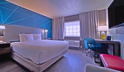 Standard Suite, 1 King Bed, Accessible, Non Smoking (Bathtub, Sitting Area)
