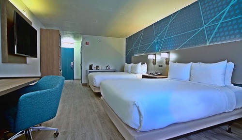 Standard Room, 2 Queen Beds, Accessible, Non Smoking (Bathtub)