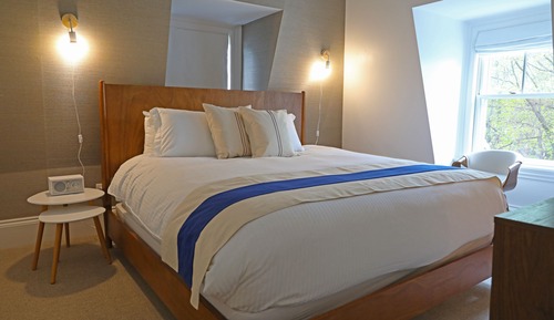 King Jr. Suite