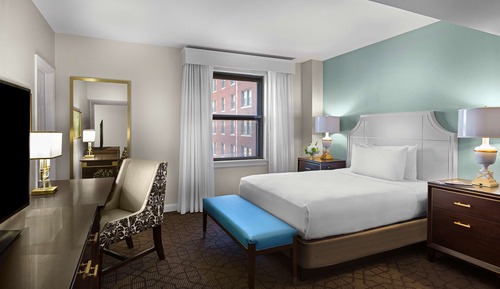 Deluxe Room, 1 Queen Bed (Chase)